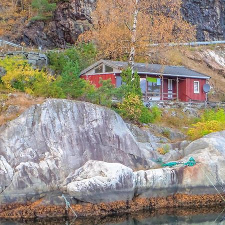 Beautiful Home In Vallavik With Kitchen Bu Esterno foto