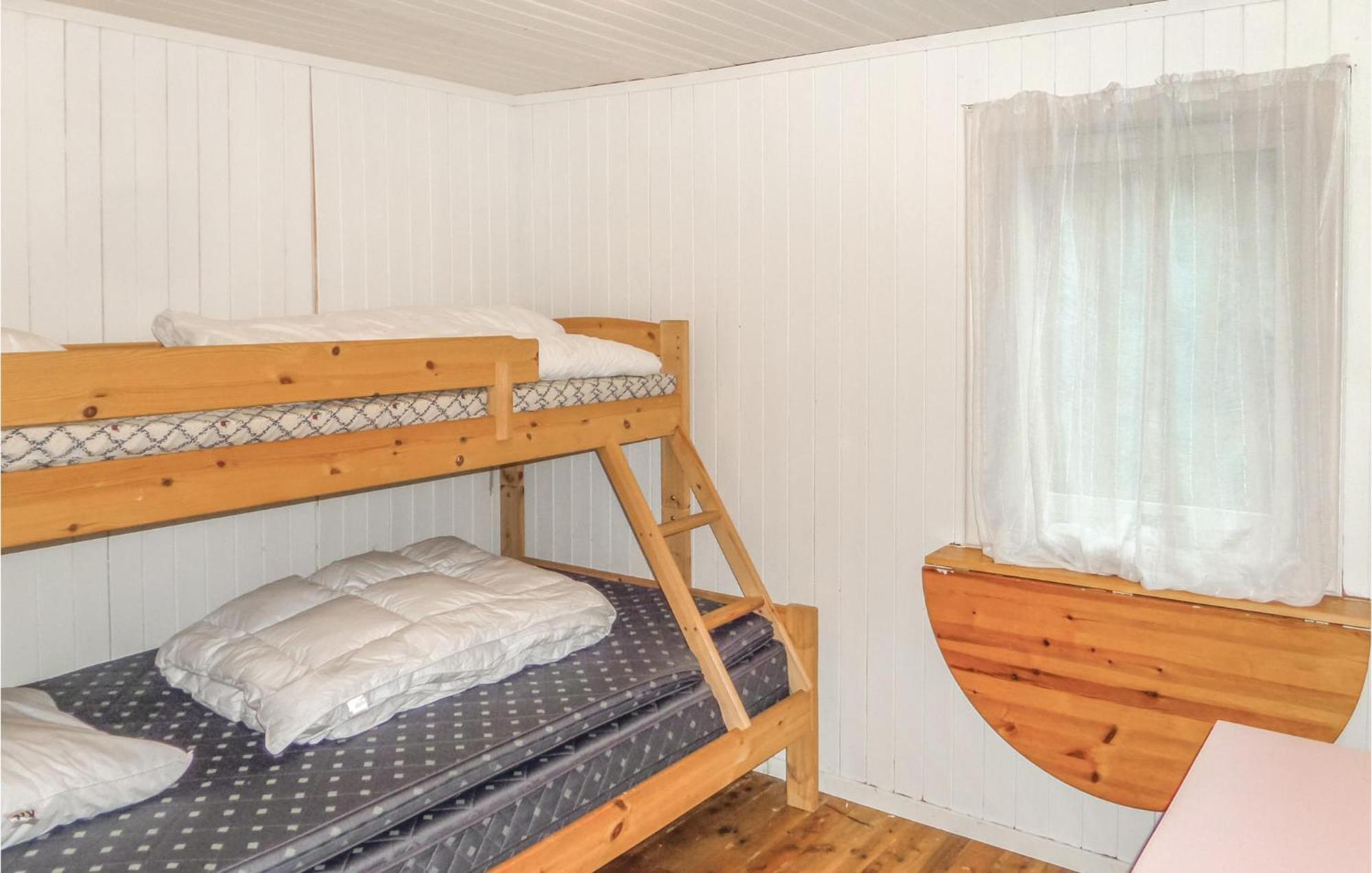 Beautiful Home In Vallavik With Kitchen Bu Esterno foto