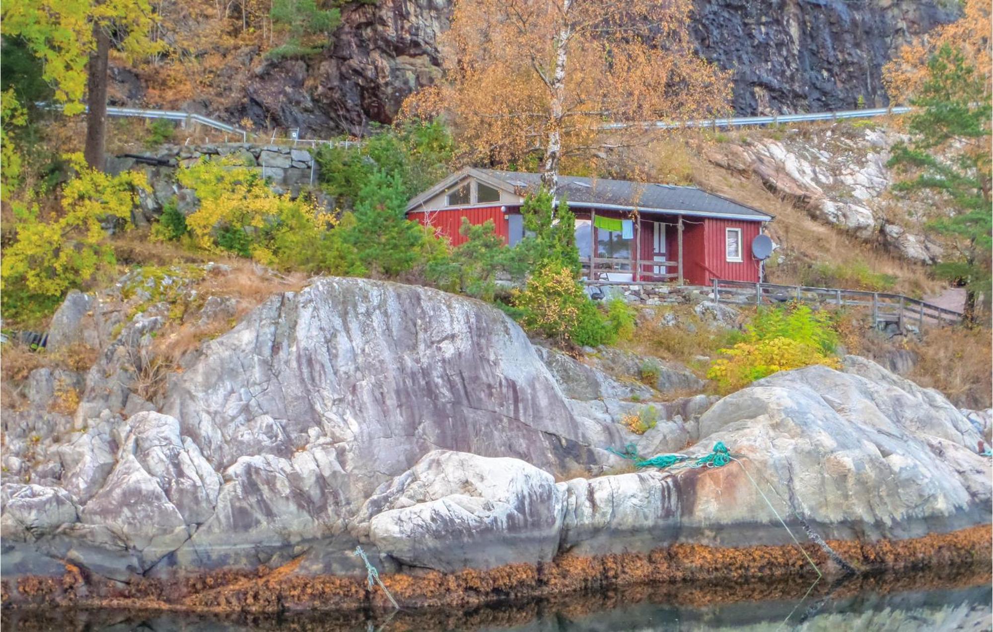Beautiful Home In Vallavik With Kitchen Bu Esterno foto