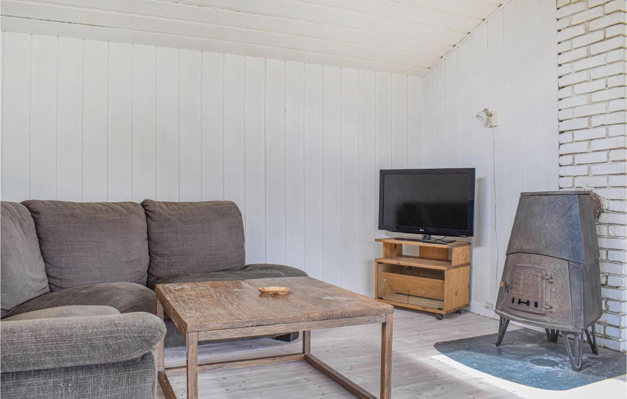 Beautiful Home In Vallavik With Kitchen Bu Esterno foto