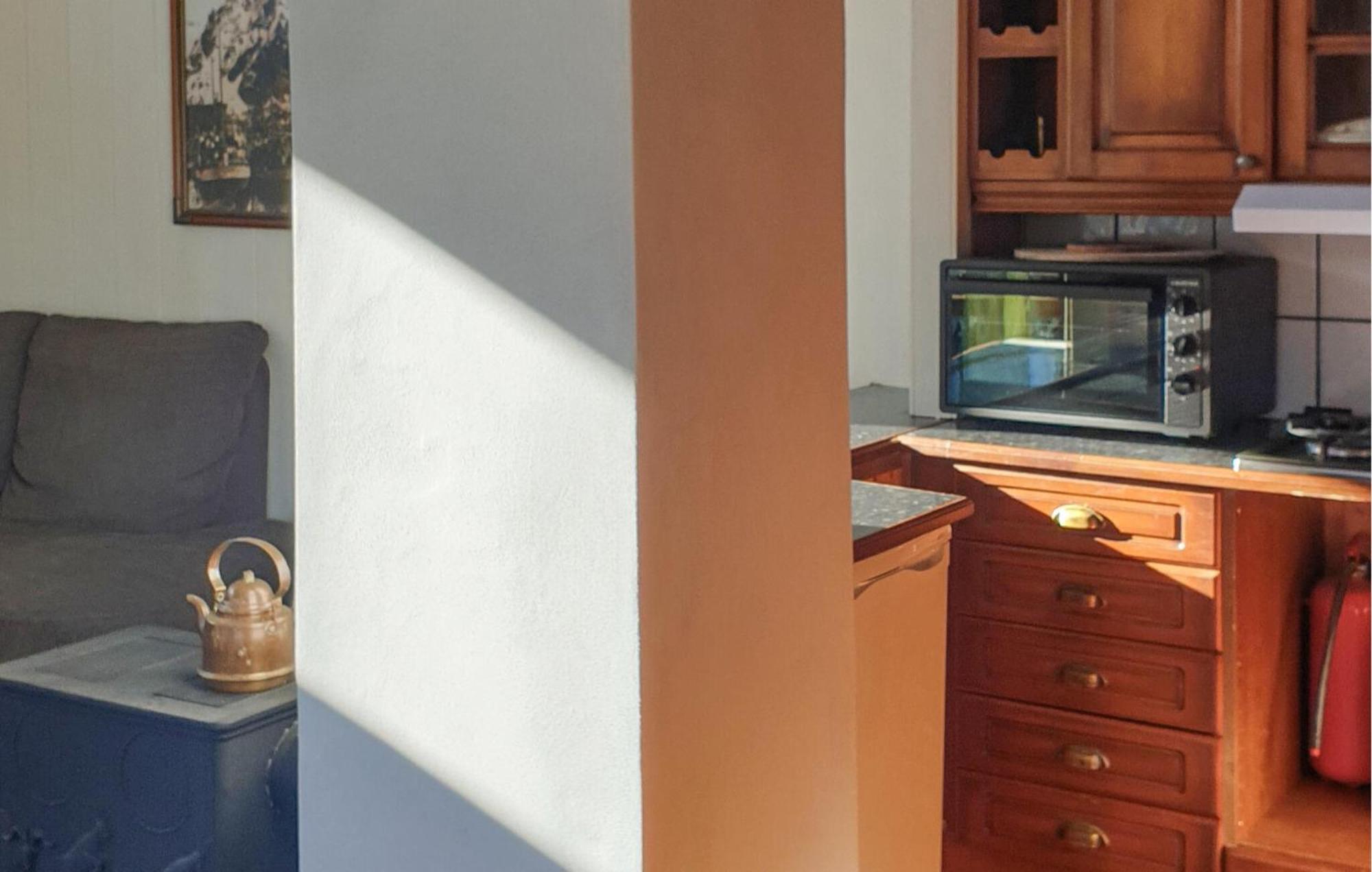 Beautiful Home In Vallavik With Kitchen Bu Esterno foto